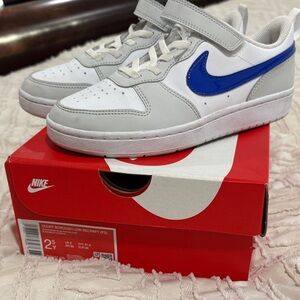 Nike Court Borough Low Kids' Sneakers - White and Blue